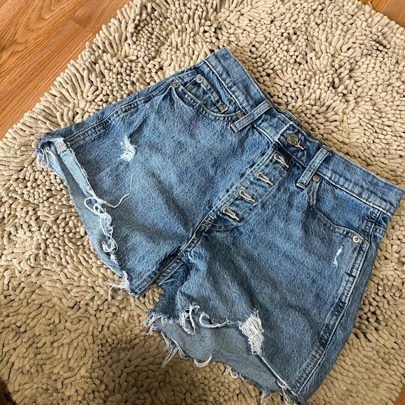 Distressed high waist shorts - Picture 2 of 3